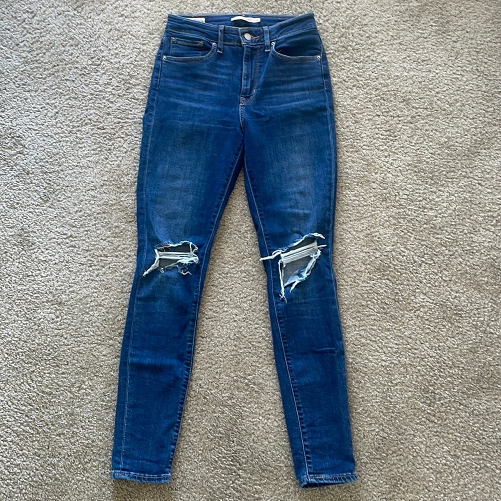 Levi’s 721 High Rise Skinny Jean